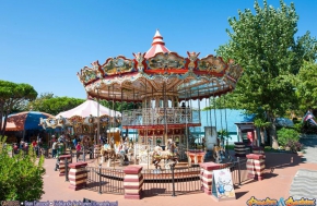 Carousel 10