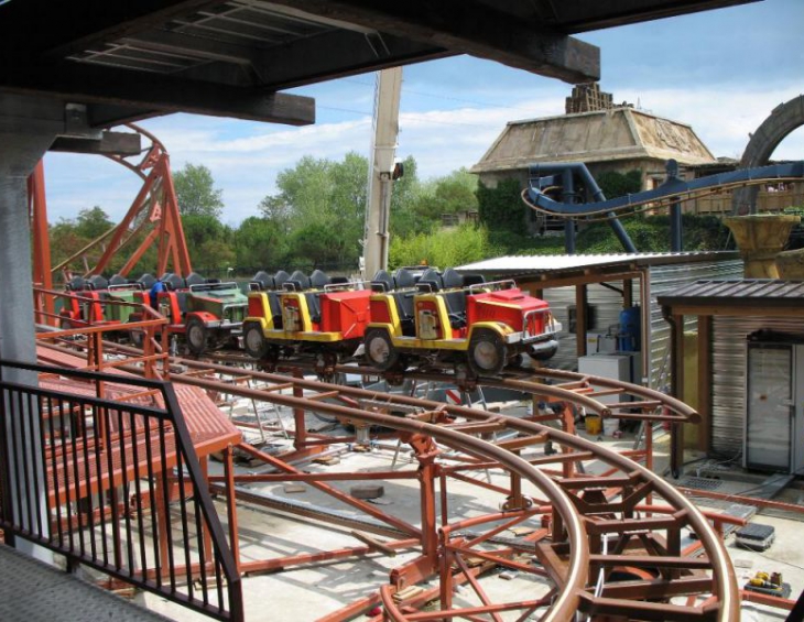 Duelling Coaster 65×26