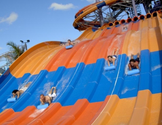 Wet ‘n’ Wild SplashTown