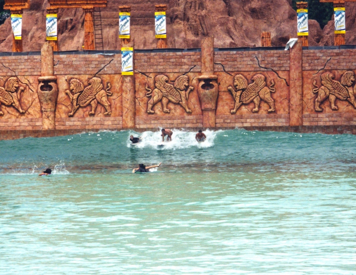 Аквапарк Sunway Lagoon