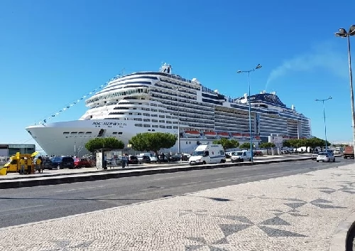 Горки компании WhiteWater на лайнере